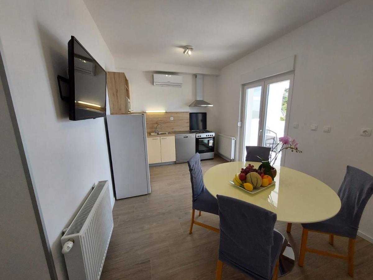 Apartmani Cvita Omiš Eksteriør billede